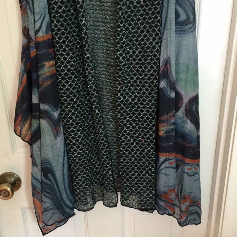 Sleeveless cardigan. Multi-colored with teals and blues. - Picture 10 of 11